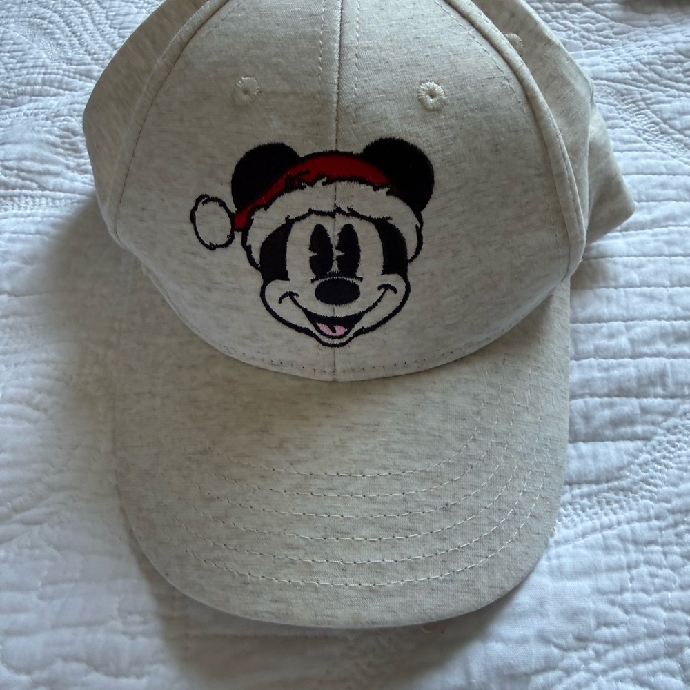 Disney Beige Cap with Iconic Character (Santa Mickey)